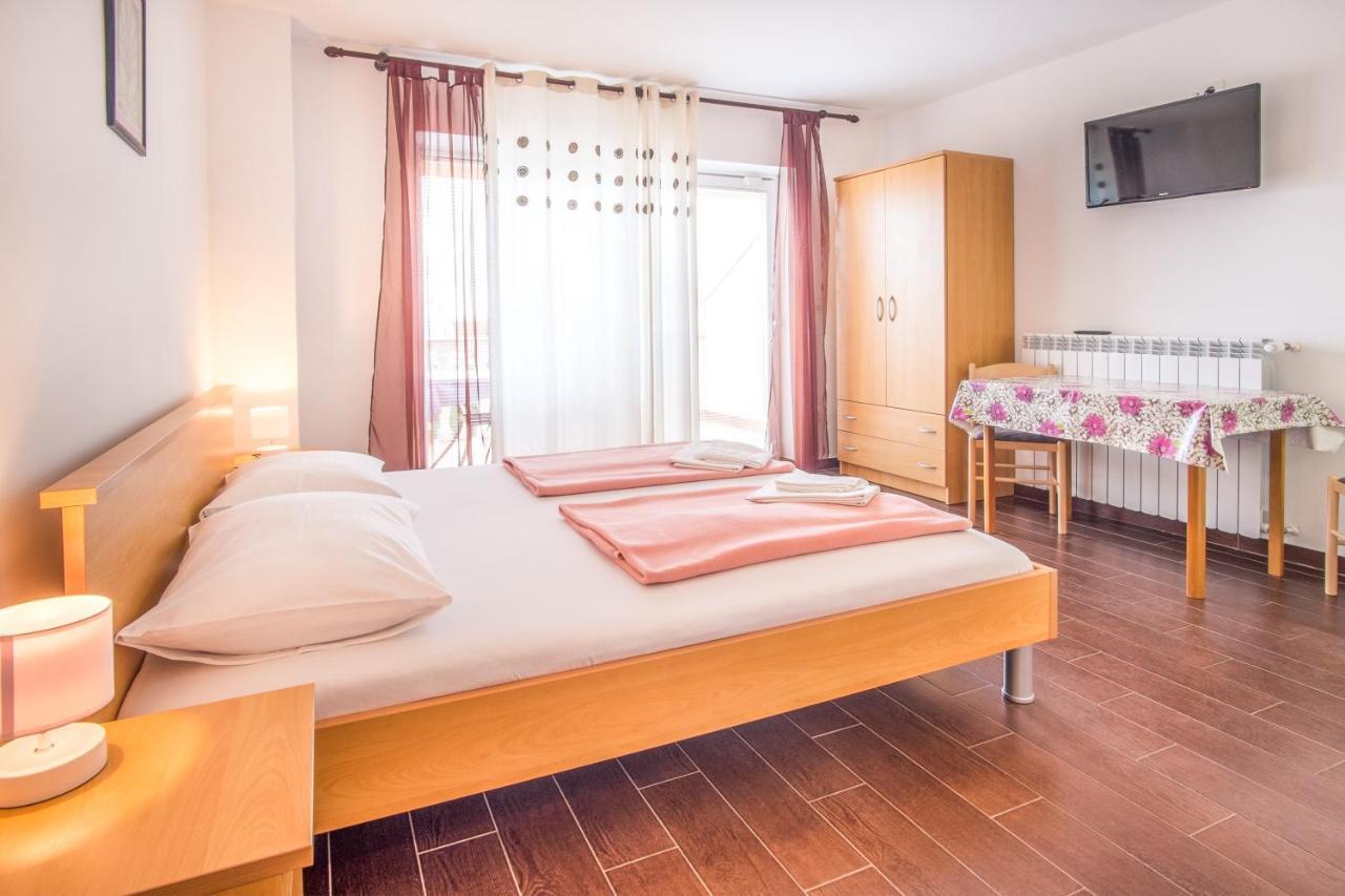 Apartments Bogdanic Krk I Крк Экстерьер фото