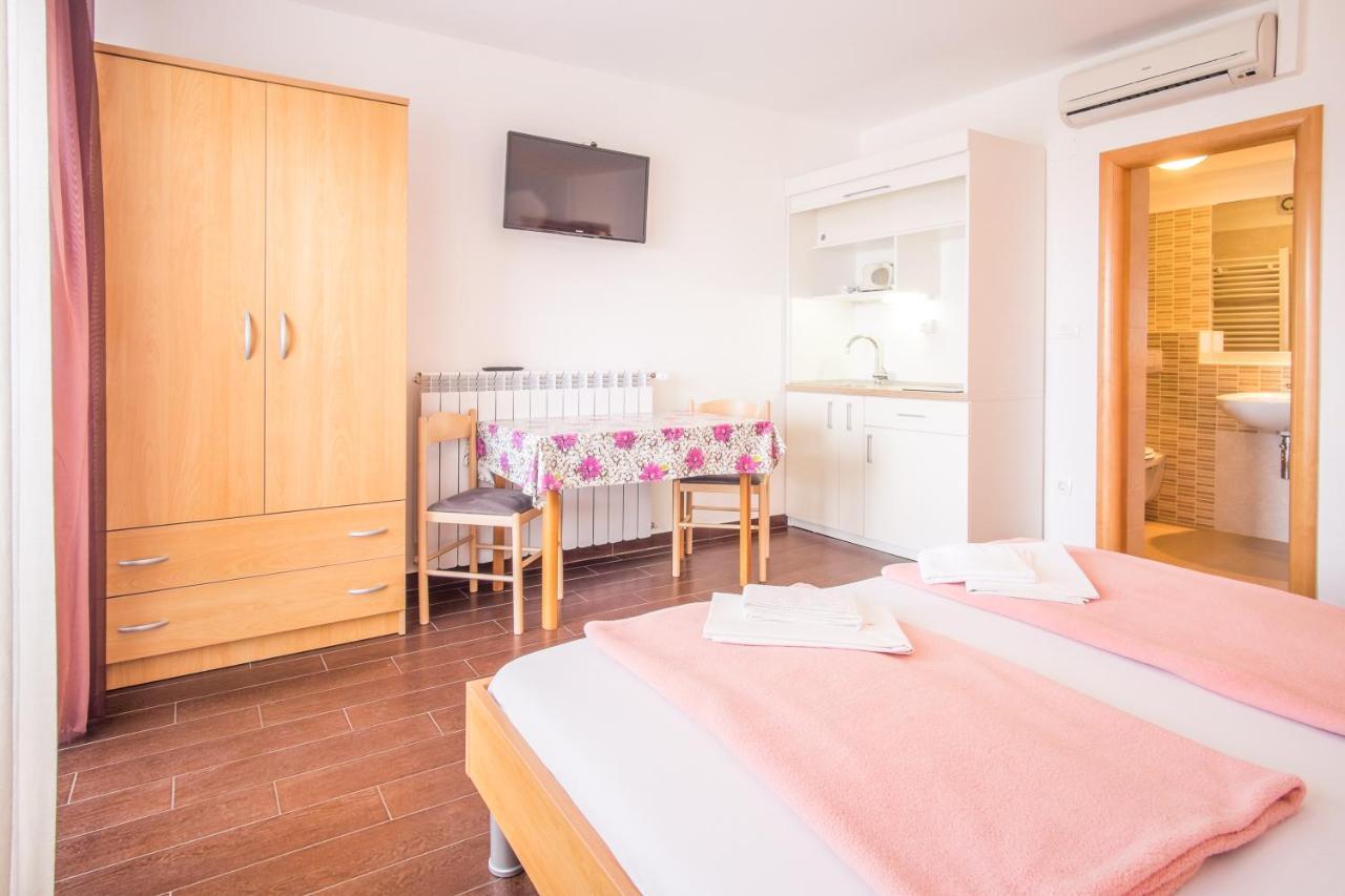 Apartments Bogdanic Krk I Крк Экстерьер фото